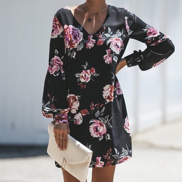 Vici Dresses & Skirts - Floral dress VICI
